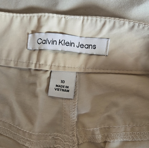 Calvin Klein | Cream Hi-Rise Wide-Leg Cargo Pants, Size 10 - Picture 11 of 12